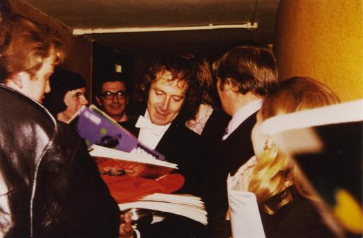 Barry signs at RAH 1972 Concert